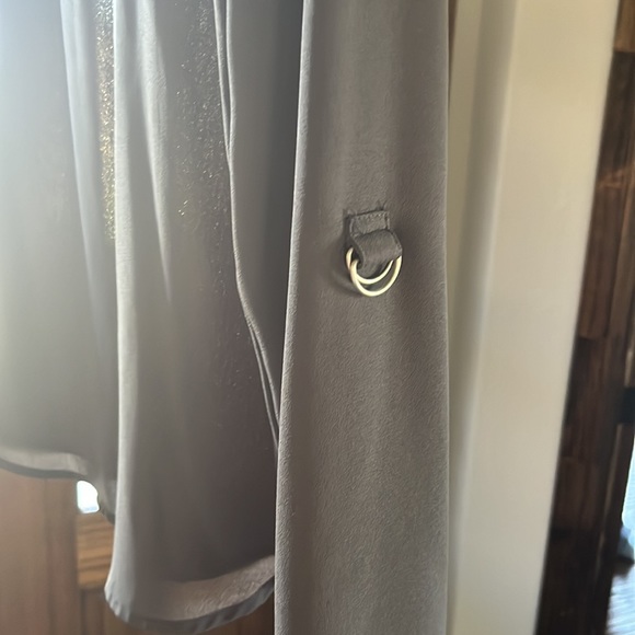 Gray polyester blouse - Picture 3 of 3